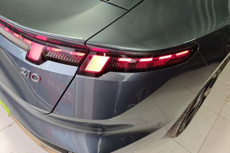 Used Lynk & Co Z10 2025 95 kWh 702 km All-Wheel Drive Intelligent Driving Ultra Right Rear Taillight