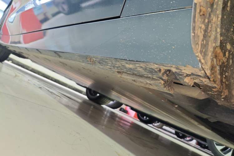 Used Lynk & Co Z10 2025 95 kWh 702 km All-Wheel Drive Intelligent Driving Ultra Right Side Sill