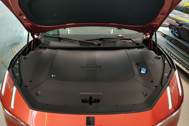 Used Lynk & Co Z10 2025 95 kWh 702 km All-Wheel Drive Intelligent Driving Ultra Engine Bay