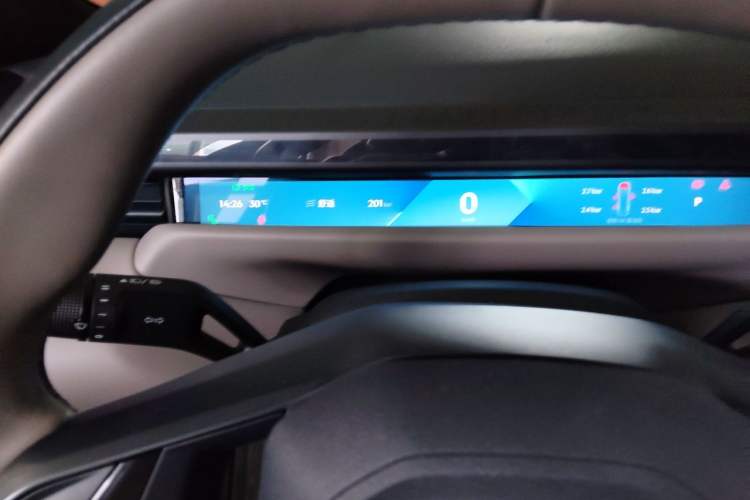 Used Lynk & Co Z10 2025 95 kWh 702 km All-Wheel Drive Intelligent Driving Ultra Instrument Cluster