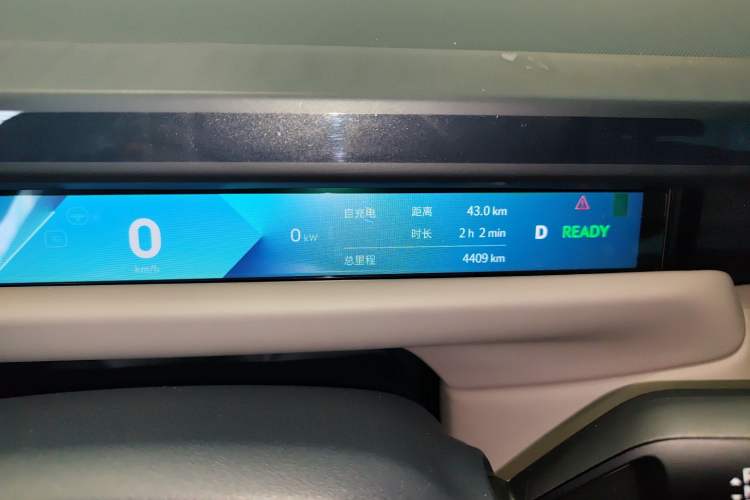 Used Lynk & Co Z10 2025 95 kWh 702 km All-Wheel Drive Intelligent Driving Ultra Instrument Cluster
