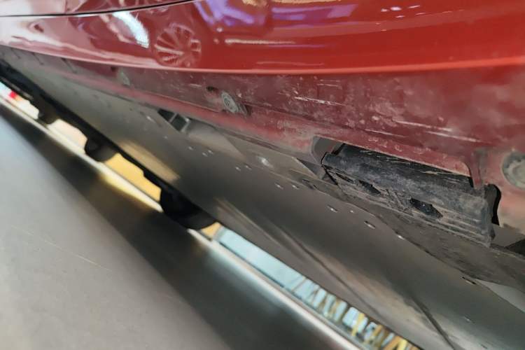 Used Lynk & Co Z10 2025 95 kWh 702 km All-Wheel Drive Intelligent Driving Ultra Left Side Sill