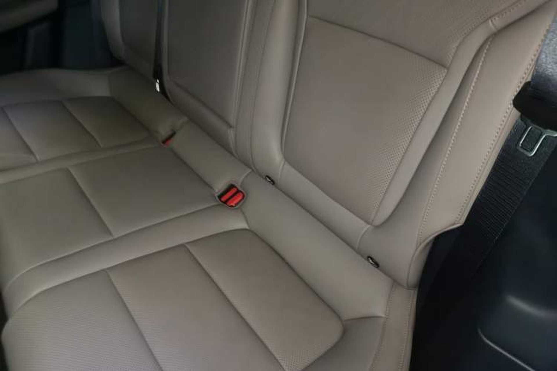 Used Lynk & Co Z10 2025 95 kWh 766 km Range Rear-Wheel Drive Max Left Rear Seat