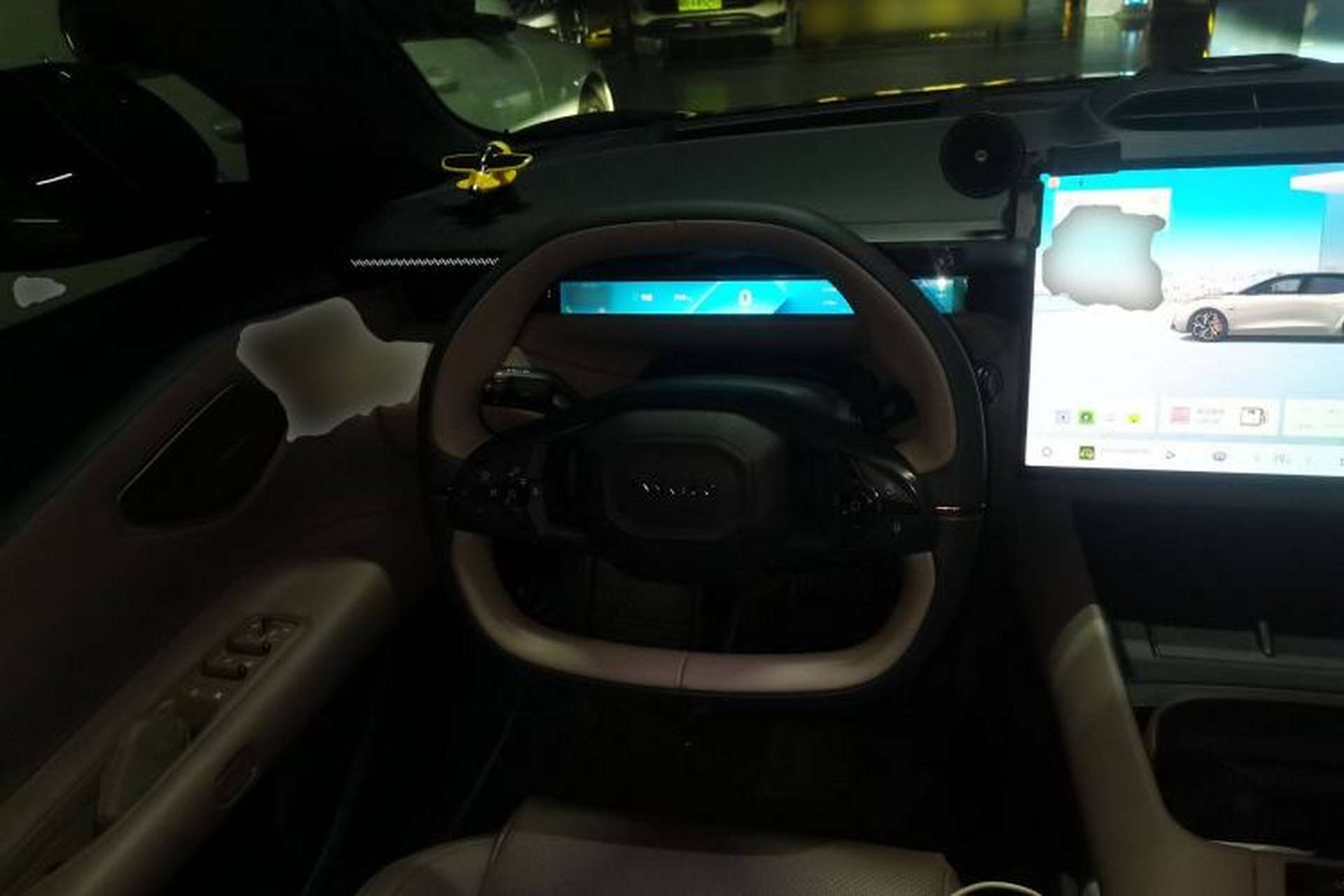 Used Lynk & Co Z10 2025 95 kWh 766 km Range Rear-Wheel Drive Max Steering Wheel