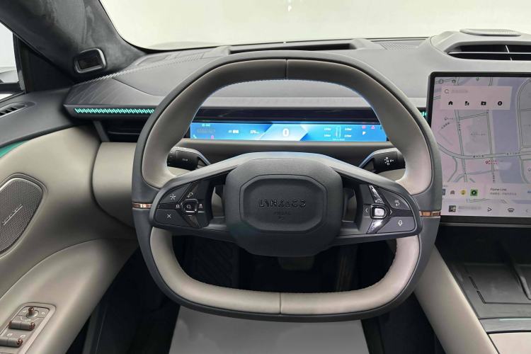 Used Lynk & Co Z10 2025 95 kWh 806 km Range Rear-Wheel Drive Advanced Driver-Assistance System Max Interior 4