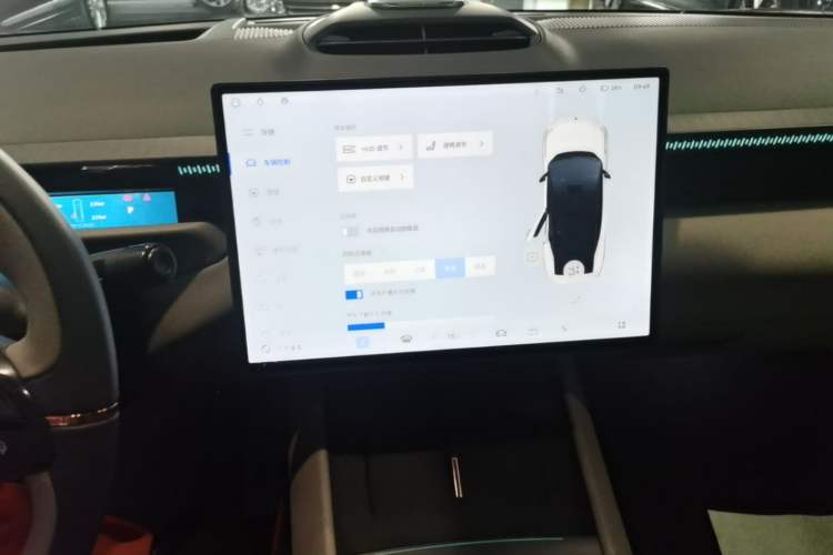 Used Lynk & Co Z10 2025 95 kWh 702 km All-Wheel Drive Intelligent Driving Ultra Audio And AC Panel