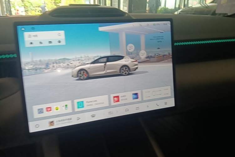 Used Lynk & Co Z10 2025 95 kWh 702 km All-Wheel Drive Intelligent Driving Ultra Audio And AC Panel