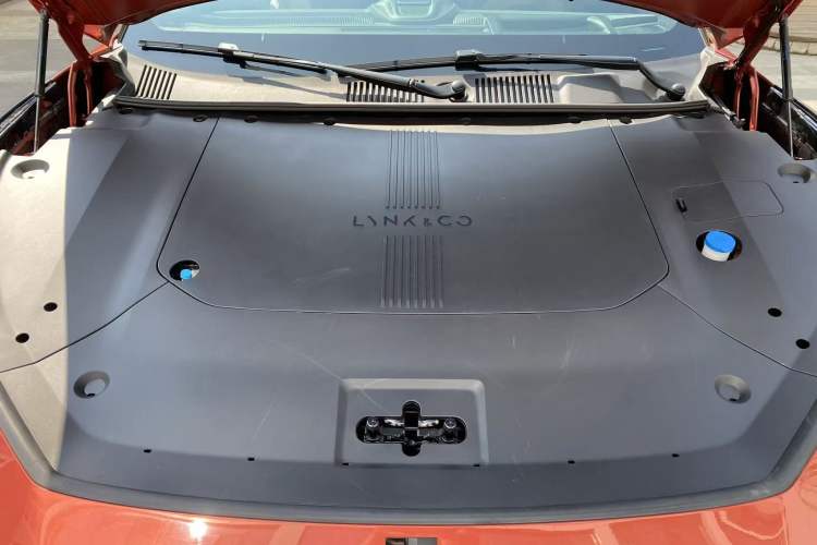 Used Lynk & Co Z10 2025 95 kWh 702 km All-Wheel Drive Intelligent Driving Ultra Engine Bay