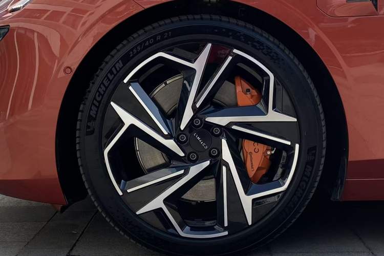Used Lynk & Co Z10 2025 95 kWh 702 km All-Wheel Drive Intelligent Driving Ultra Exterior 4