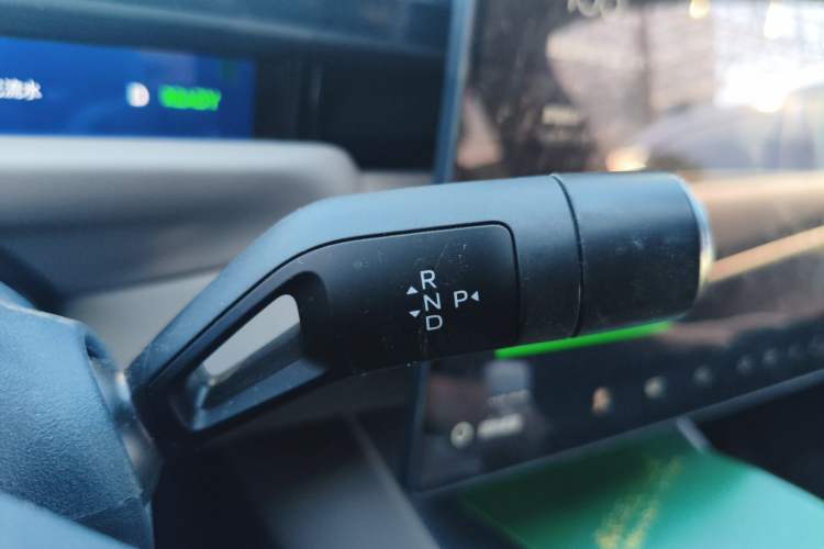 Used Lynk & Co Z10 2025 95 kWh 806 km Range Rear-Wheel Drive Advanced Driver-Assistance System Max Gear Lever