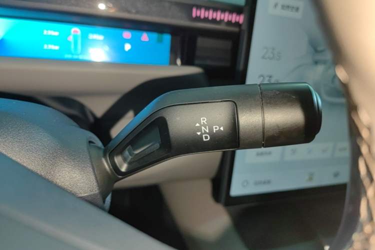 Used Lynk & Co Z10 2025 95 kWh 766 km Range Rear-Wheel Drive Max Gear Lever