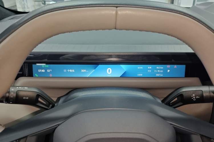 Used Lynk & Co Z10 2025 95 kWh 702 km All-Wheel Drive Intelligent Driving Ultra Instrument Cluster