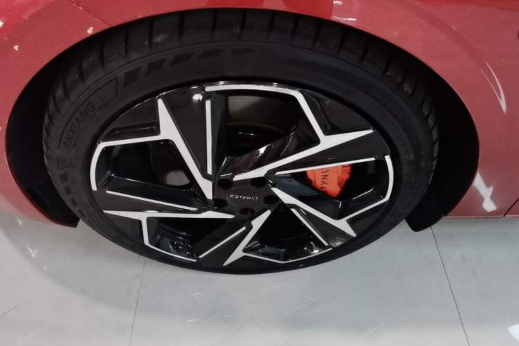 Used Lynk & Co Z10 2025 95 kWh 702 km All-Wheel Drive Intelligent Driving Ultra Left Front Wheel Hub