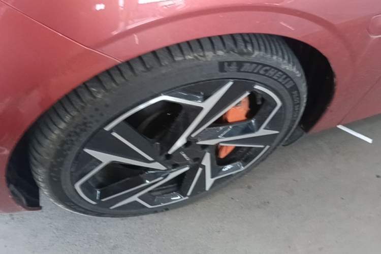 Used Lynk & Co Z10 2025 95 kWh 702 km All-Wheel Drive Intelligent Driving Ultra Left Front Wheel Hub