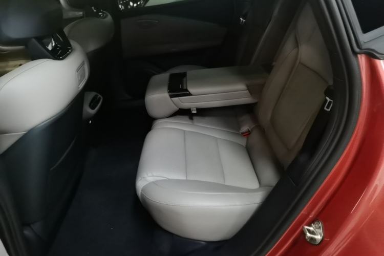 Used Lynk & Co Z10 2025 95 kWh 702 km All-Wheel Drive Intelligent Driving Ultra Left Rear Seat
