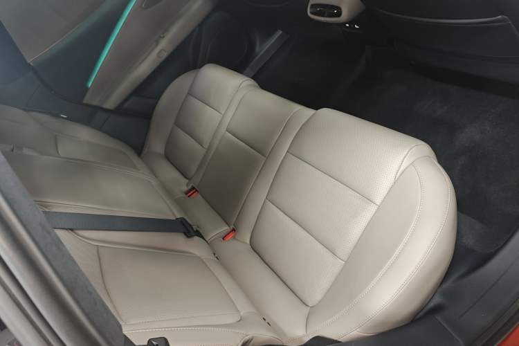 Used Lynk & Co Z10 2025 95 kWh 702 km All-Wheel Drive Intelligent Driving Ultra Left Rear Seat