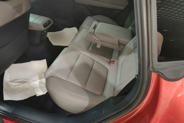 Used Lynk & Co Z10 2025 95 kWh 766 km Range Rear-Wheel Drive Max Left Rear Seat