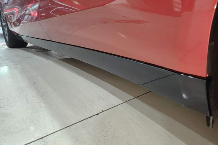 Used Lynk & Co Z10 2025 95 kWh 766 km Range Rear-Wheel Drive Max Left Side Sill