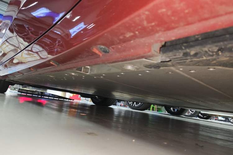 Used Lynk & Co Z10 2025 95 kWh 702 km All-Wheel Drive Intelligent Driving Ultra Left Side Sill