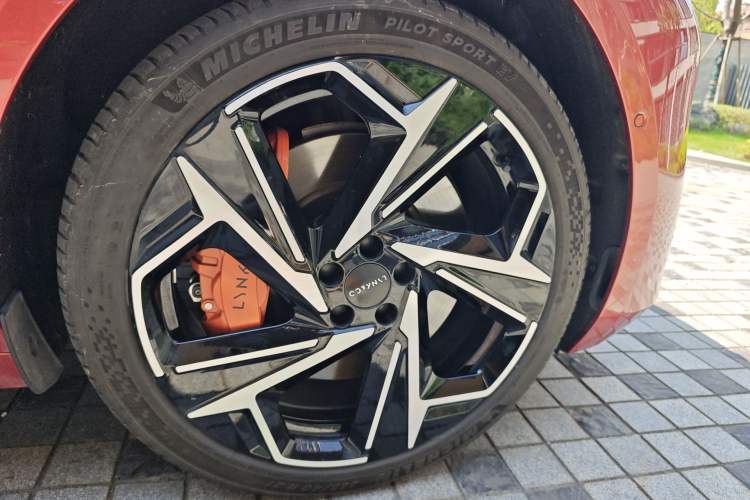 Used Lynk & Co Z10 2025 95 kWh 702 km All-Wheel Drive Intelligent Driving Ultra Right Front Wheel Hub