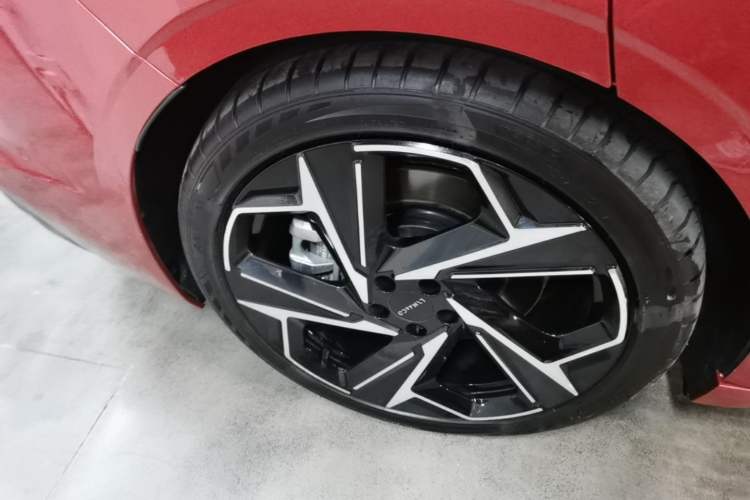 Used Lynk & Co Z10 2025 95 kWh 702 km All-Wheel Drive Intelligent Driving Ultra Right Rear Wheel Hub