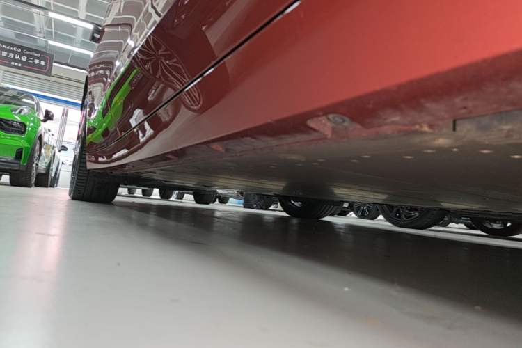 Used Lynk & Co Z10 2025 95 kWh 702 km All-Wheel Drive Intelligent Driving Ultra Right Side Sill