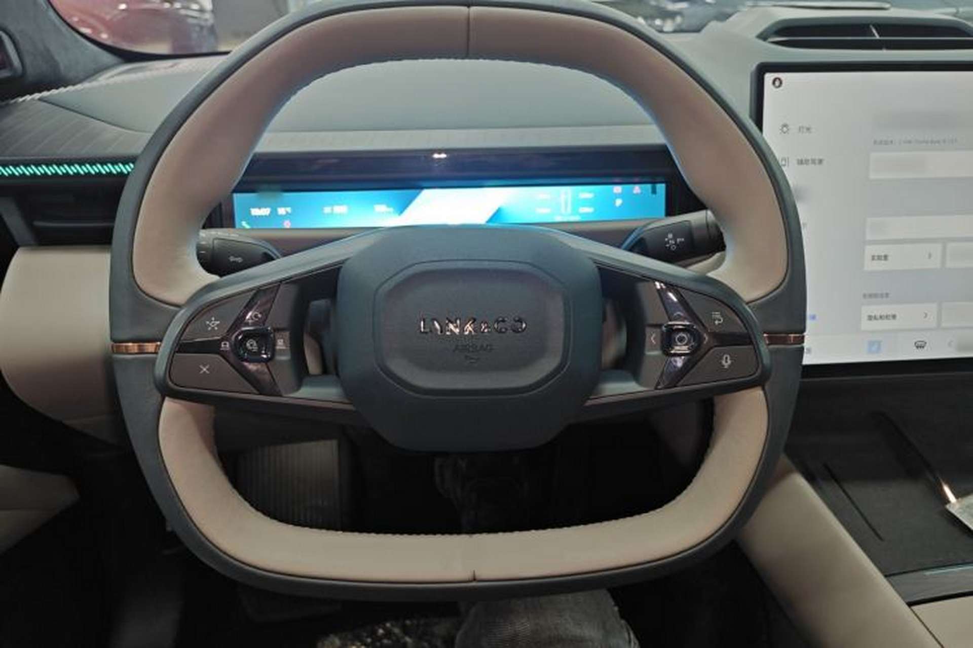 Used Lynk & Co Z10 2025 95 kWh 702 km All-Wheel Drive Intelligent Driving Ultra Steering Wheel