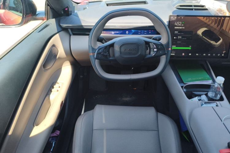 Used Lynk & Co Z10 2025 95 kWh 806 km Range Rear-Wheel Drive Advanced Driver-Assistance System Max Steering Wheel