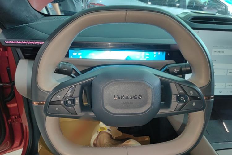 Used Lynk & Co Z10 2025 95 kWh 766 km Range Rear-Wheel Drive Max Steering Wheel
