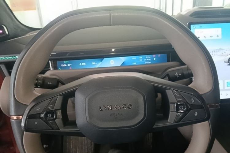 Used Lynk & Co Z10 2025 95 kWh 702 km All-Wheel Drive Intelligent Driving Ultra Steering Wheel