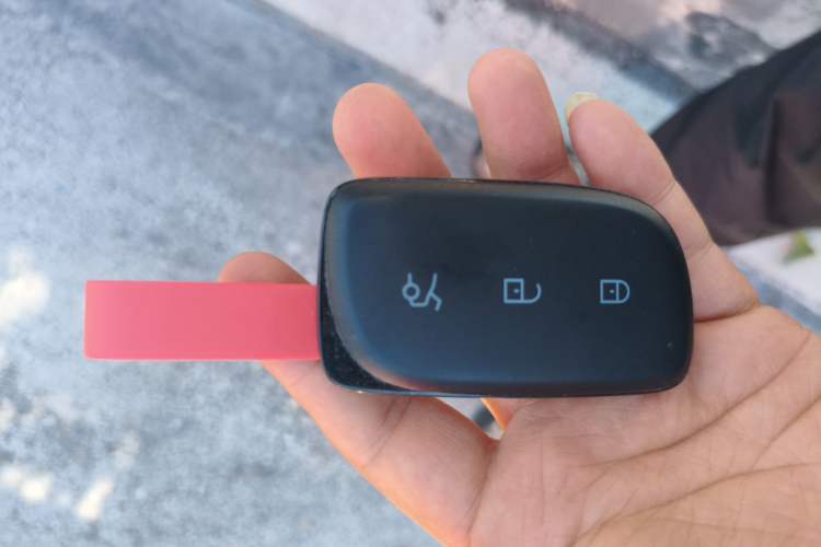 Used Lynk & Co Z10 2025 95 kWh 806 km Range Rear-Wheel Drive Advanced Driver-Assistance System Max Vehicle Key