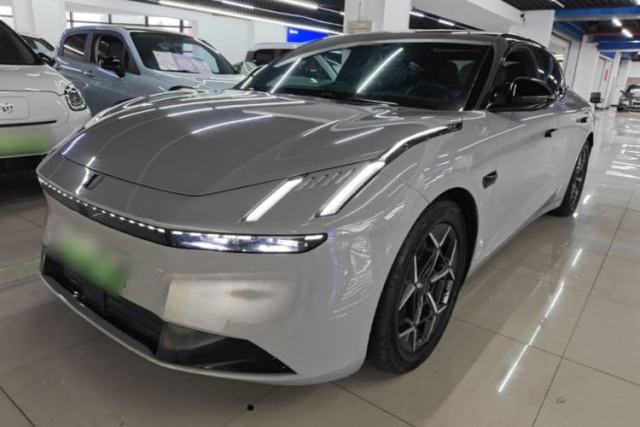 Used Lynk & Co Z10 2025 95 kWh 766 km Range Rear-Wheel Drive Max