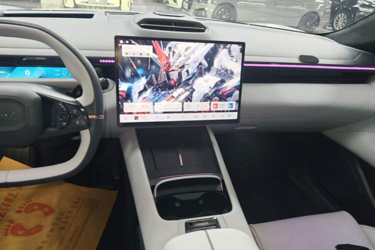 Used Lynk & Co Z10 2025 95 kWh 702 km All-Wheel Drive Intelligent Driving Ultra Audio And AC Panel