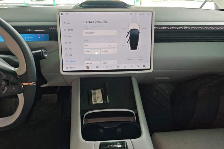 Used Lynk & Co Z10 2025 95 kWh 702 km All-Wheel Drive Intelligent Driving Ultra Audio And AC Panel