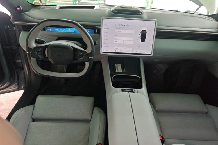 Used Lynk & Co Z10 2025 95 kWh 702 km All-Wheel Drive Intelligent Driving Ultra Center Console