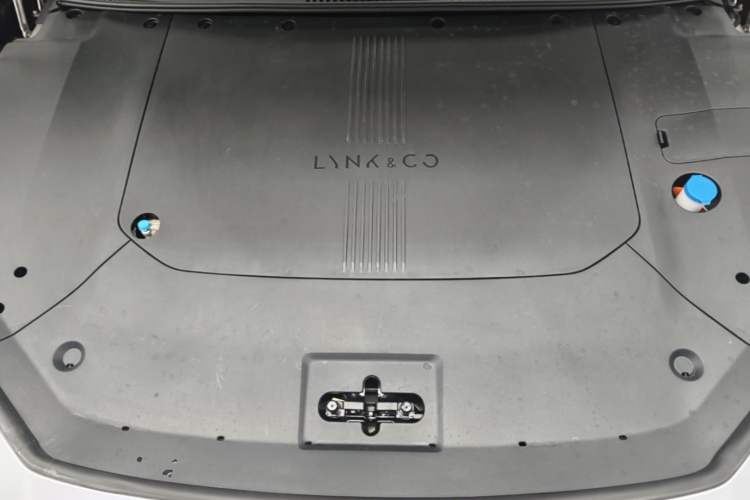 Used Lynk & Co Z10 2025 95 kWh 702 km All-Wheel Drive Intelligent Driving Ultra Engine Bay