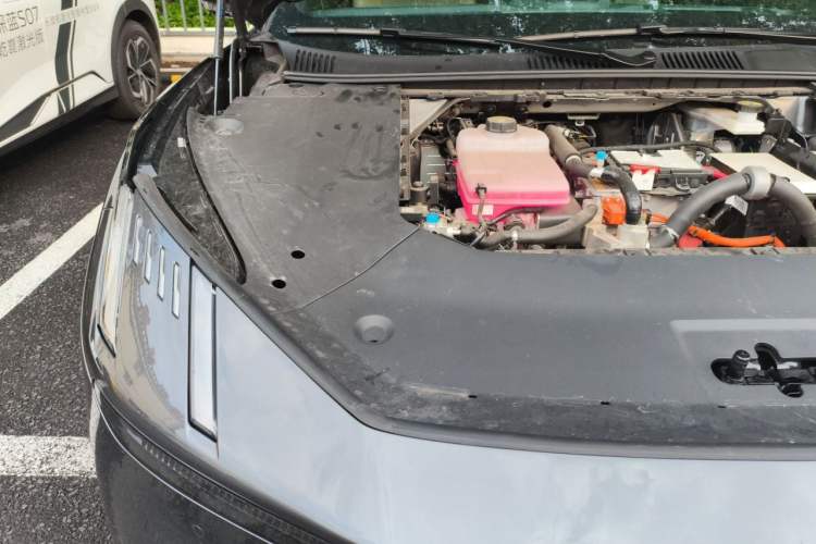 Used Lynk & Co Z10 2025 95 kWh 702 km All-Wheel Drive Intelligent Driving Ultra Engine Bay Right