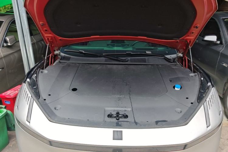 Used Lynk & Co Z10 2025 95 kWh 766 km Range Rear-Wheel Drive Max Engine Bay
