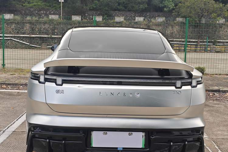 Used Lynk & Co Z10 2025 95 kWh 766 km Range Rear-Wheel Drive Max Exterior 9