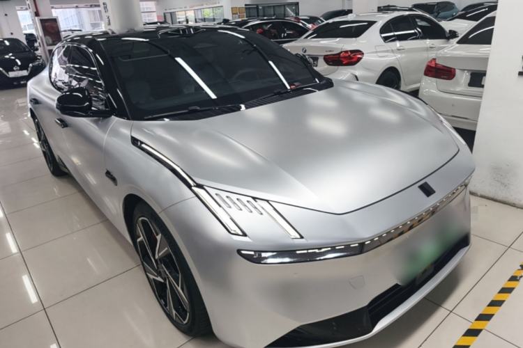 Used Lynk & Co Z10 2025 95 kWh 702 km All-Wheel Drive Intelligent Driving Ultra Front Right 45 Deg