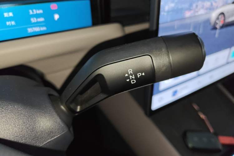 Used Lynk & Co Z10 2025 95 kWh 766 km Range Rear-Wheel Drive Max Gear Lever