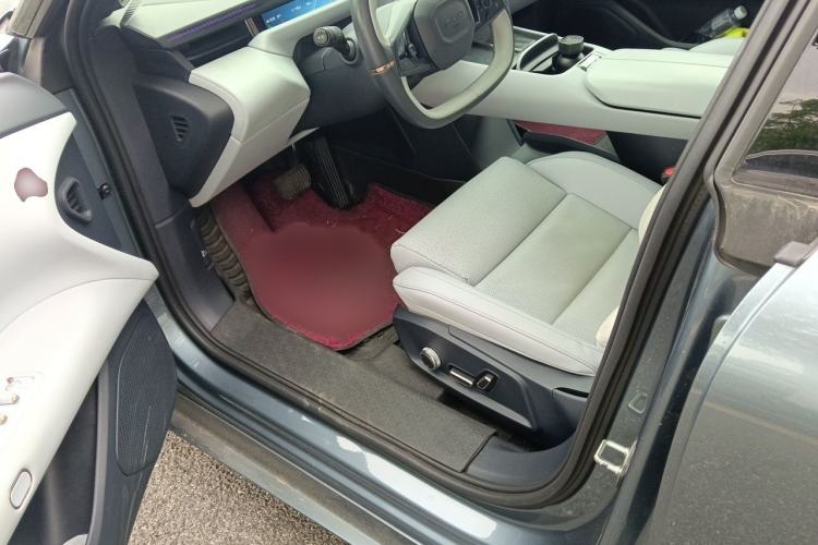 Used Lynk & Co Z10 2025 95 kWh 702 km All-Wheel Drive Intelligent Driving Ultra Interior 3