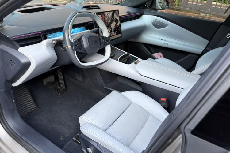 Used Lynk & Co Z10 2025 95 kWh 702 km All-Wheel Drive Intelligent Driving Ultra Interior 8