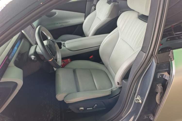 Used Lynk & Co Z10 2025 95 kWh 702 km All-Wheel Drive Intelligent Driving Ultra Left Front Seat