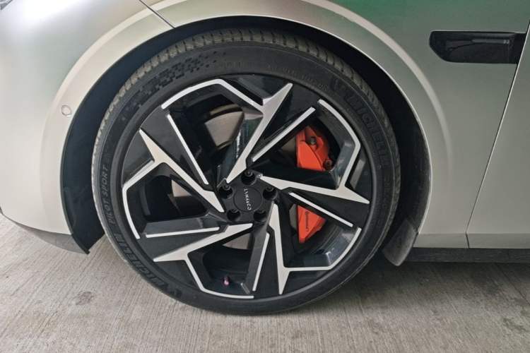 Used Lynk & Co Z10 2025 95 kWh 702 km All-Wheel Drive Intelligent Driving Ultra Left Front Wheel Hub