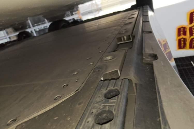 Used Lynk & Co Z10 2025 95 kWh 766 km Range Rear-Wheel Drive Max Left Side Sill