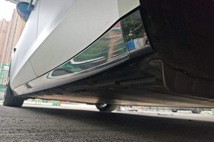Used Lynk & Co Z10 2025 95 kWh 702 km All-Wheel Drive Intelligent Driving Ultra Left Side Sill