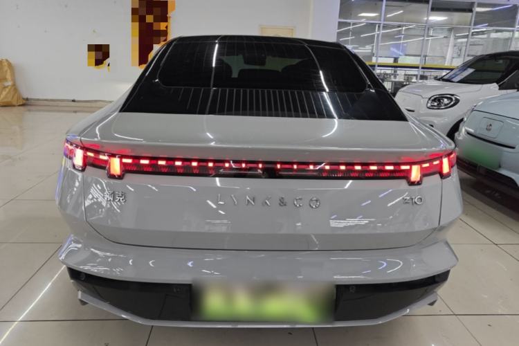 Used Lynk & Co Z10 2025 95 kWh 766 km Range Rear-Wheel Drive Max Rear