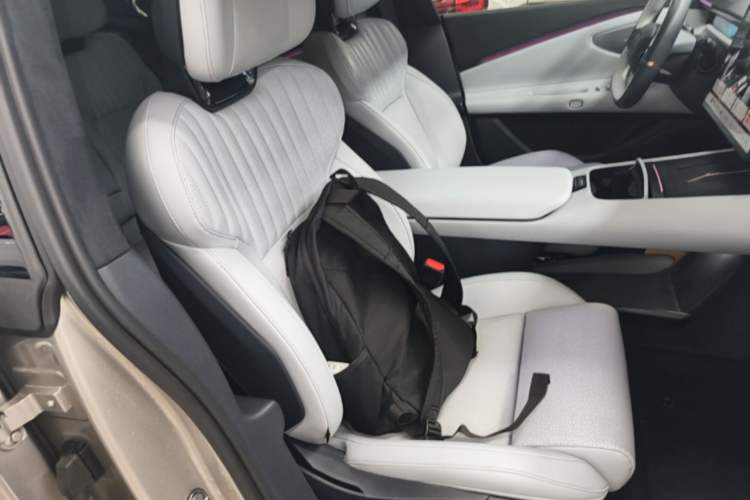 Used Lynk & Co Z10 2025 95 kWh 702 km All-Wheel Drive Intelligent Driving Ultra Right Front Seat