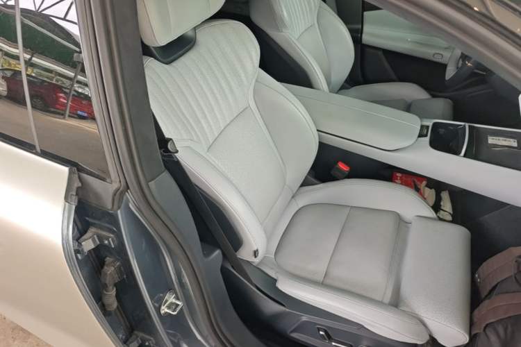 Used Lynk & Co Z10 2025 95 kWh 702 km All-Wheel Drive Intelligent Driving Ultra Right Front Seat